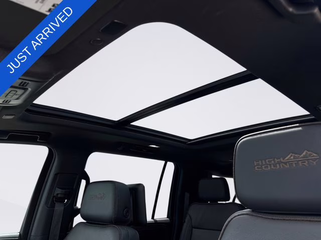 2024 Pearl Chevrolet Suburban High Country 4X4 SUV