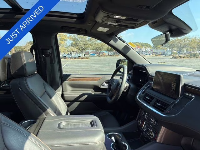 2024 Pearl Chevrolet Suburban High Country 4X4 SUV