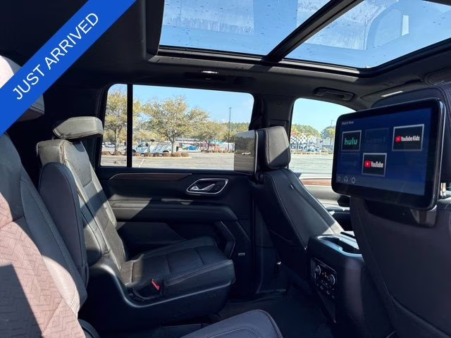 2024 Pearl Chevrolet Suburban High Country 4X4 SUV