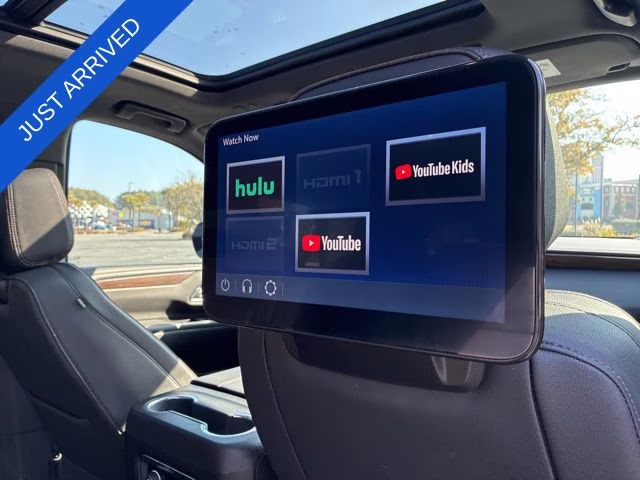 2024 Pearl Chevrolet Suburban High Country 4X4 SUV