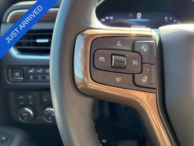 2024 Pearl Chevrolet Suburban High Country 4X4 SUV