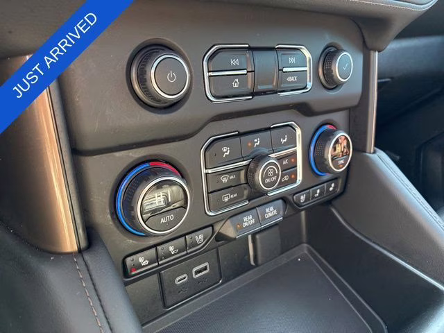 2024 Pearl Chevrolet Suburban High Country 4X4 SUV