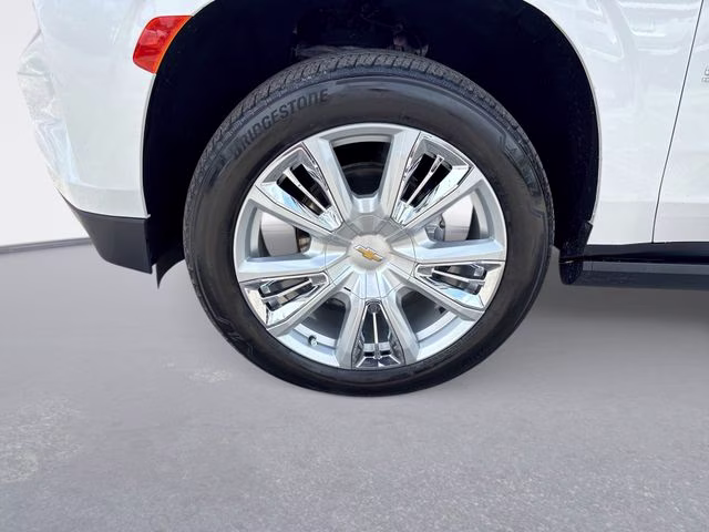 2024 Pearl Chevrolet Suburban High Country 4X4 SUV