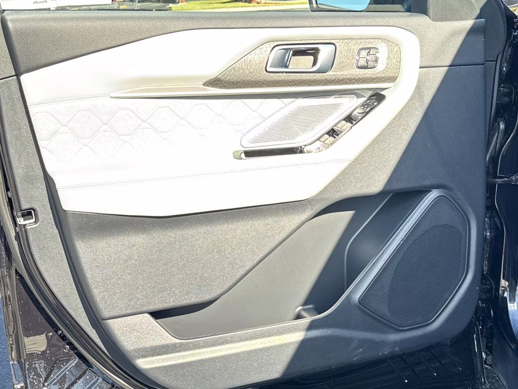 2026 Agate Black Metallic Ford Explorer Platinum 4X4 SUV