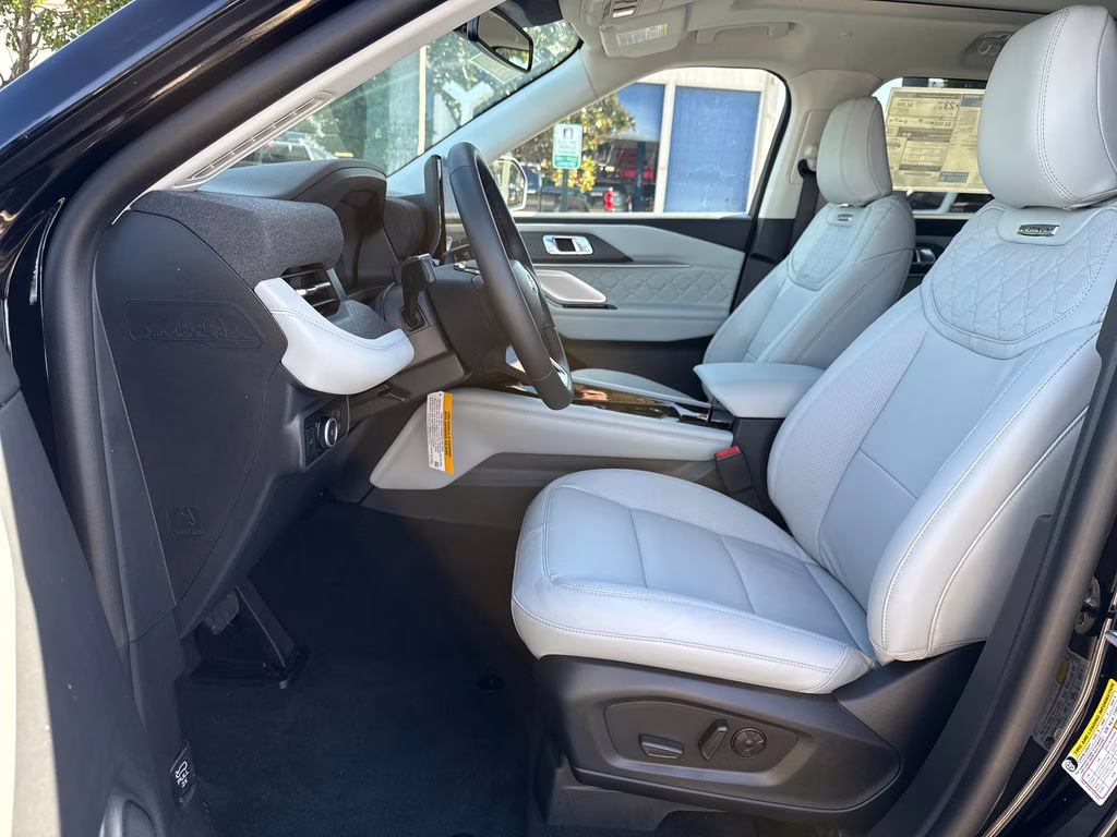 2026 Agate Black Metallic Ford Explorer Platinum 4X4 SUV