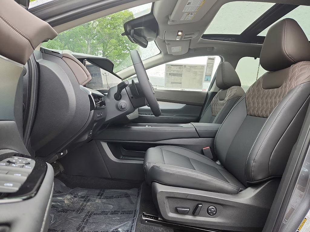 2026 Gun Metallic Nissan Murano Platinum AWD SUV