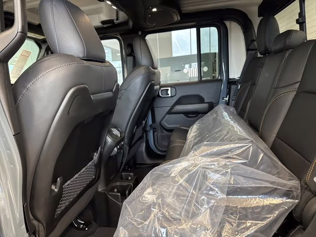 2026 Anvil Clearcoat Jeep Gladiator Sahara 4X4 Truck