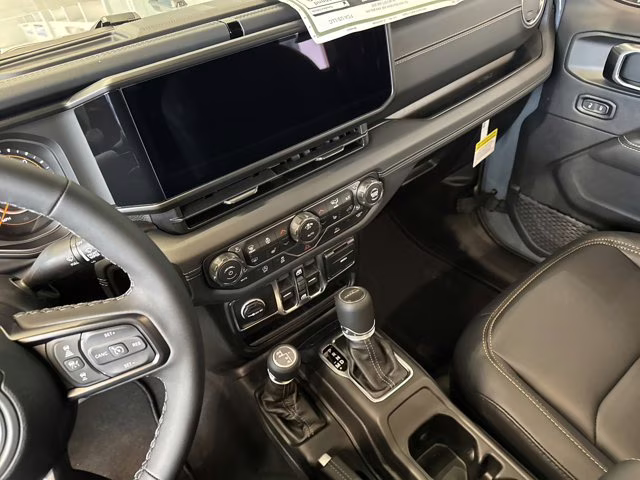 2026 Anvil Clearcoat Jeep Gladiator Sahara 4X4 Truck