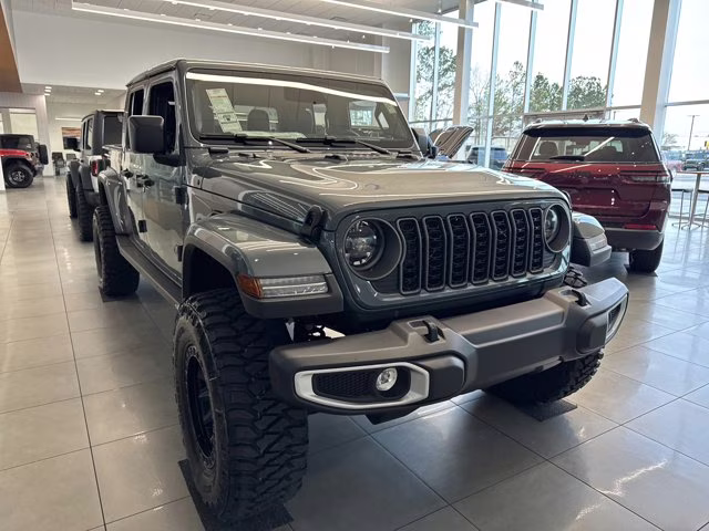 2026 Anvil Clearcoat Jeep Gladiator Sahara 4X4 Truck