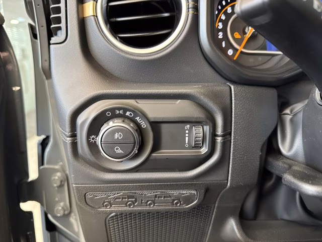 2026 Anvil Clearcoat Jeep Gladiator Sahara 4X4 Truck