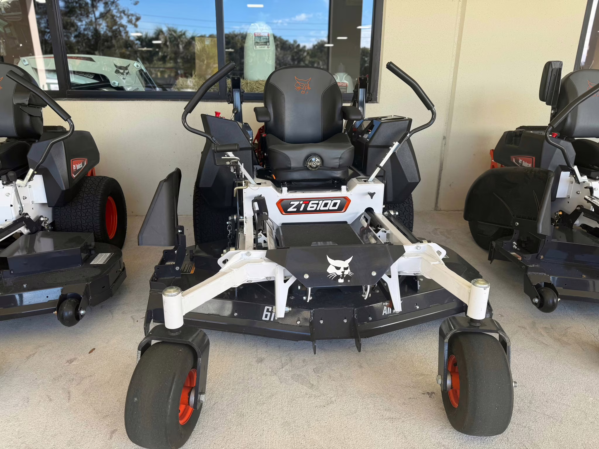 2025 Bobcat ZT6100 Series ZT6161 Lawn Mower