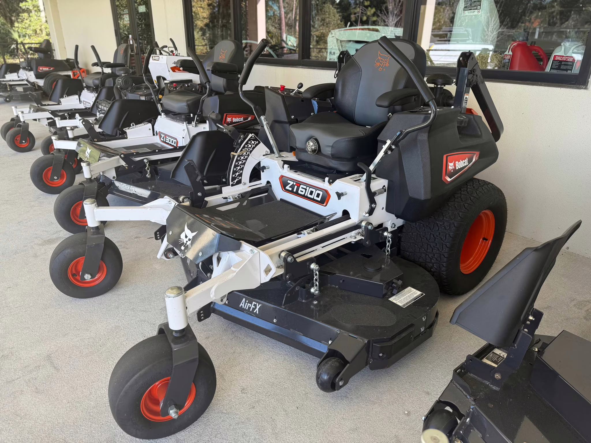 2025 Bobcat ZT6100 Series ZT6161 Lawn Mower