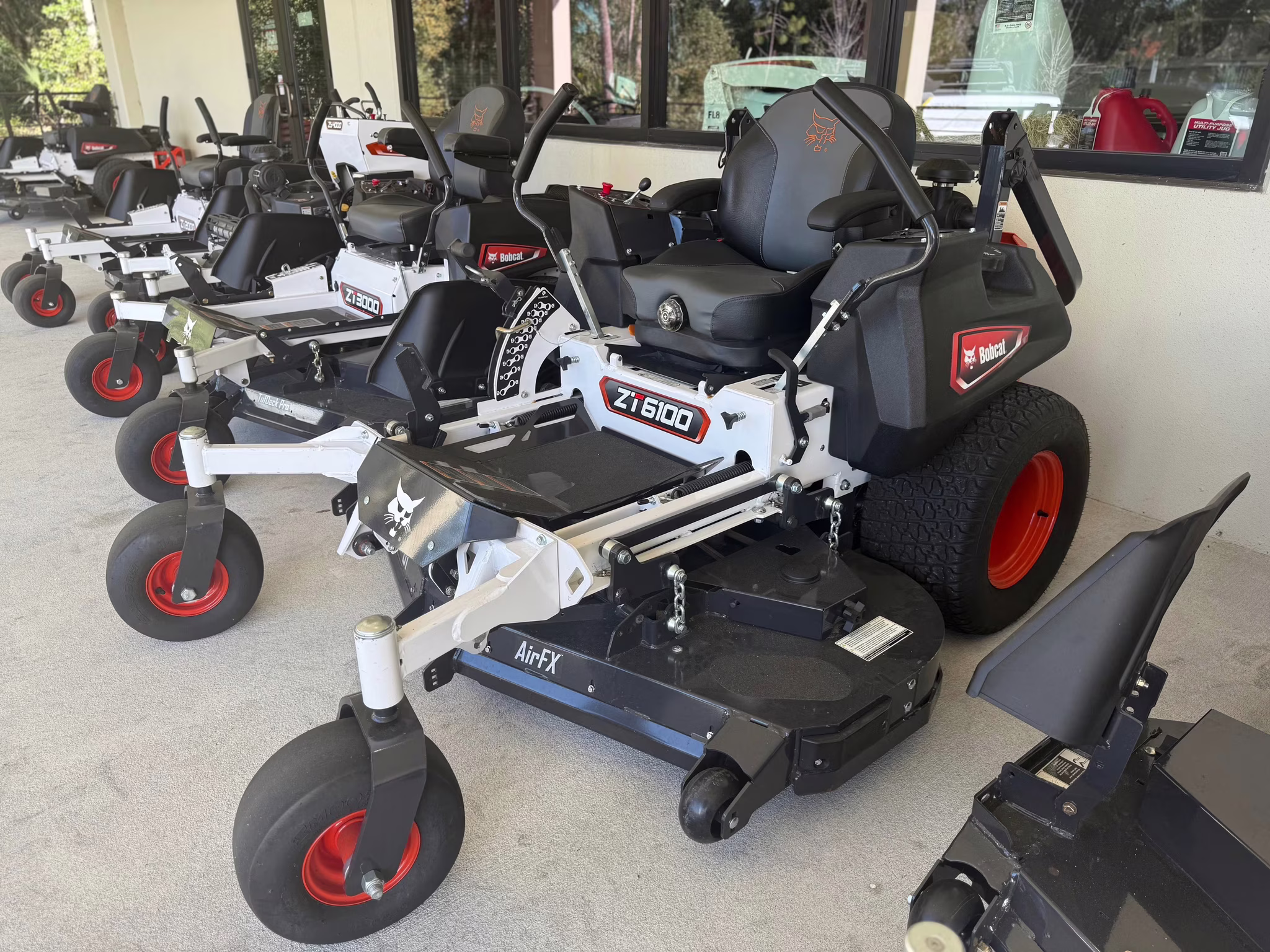 2025 Bobcat ZT6100 Series ZT6161 Lawn Mower
