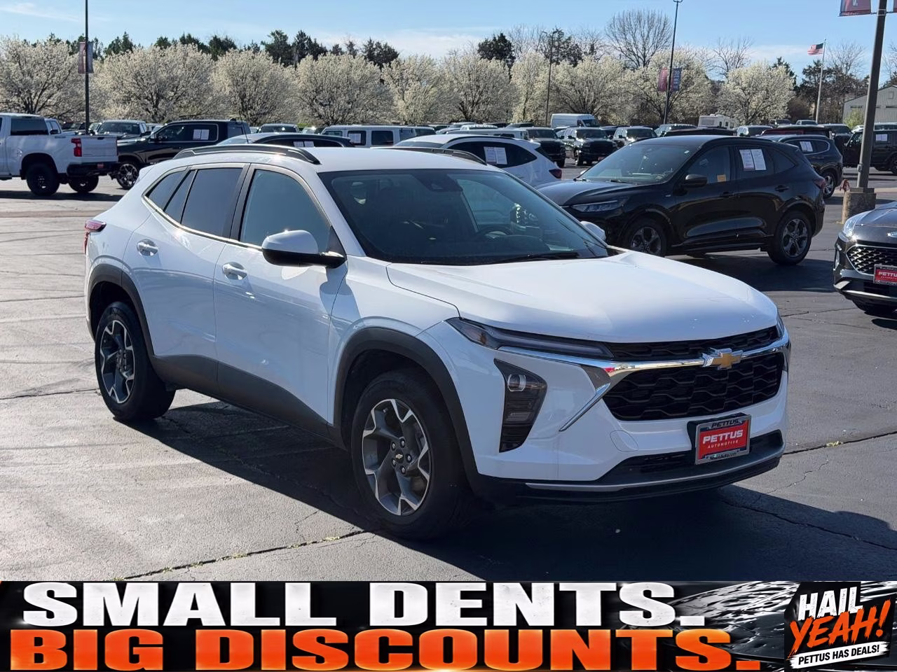 2025 Summit White Chevrolet Trax LT FWD SUV