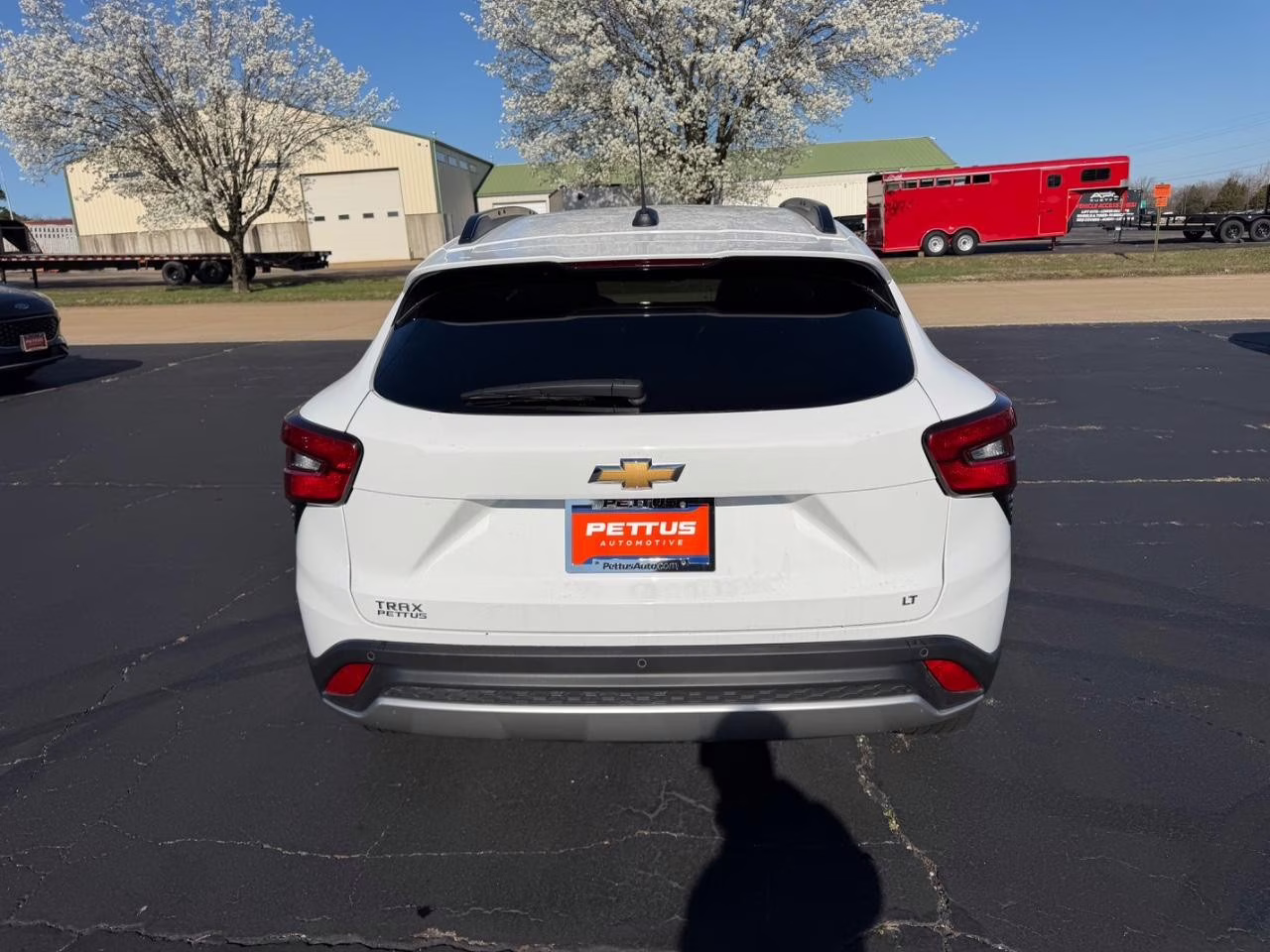 2025 Summit White Chevrolet Trax LT FWD SUV