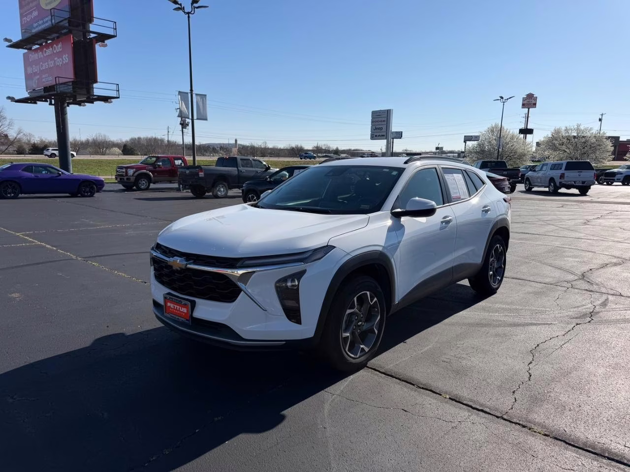 2025 Summit White Chevrolet Trax LT FWD SUV