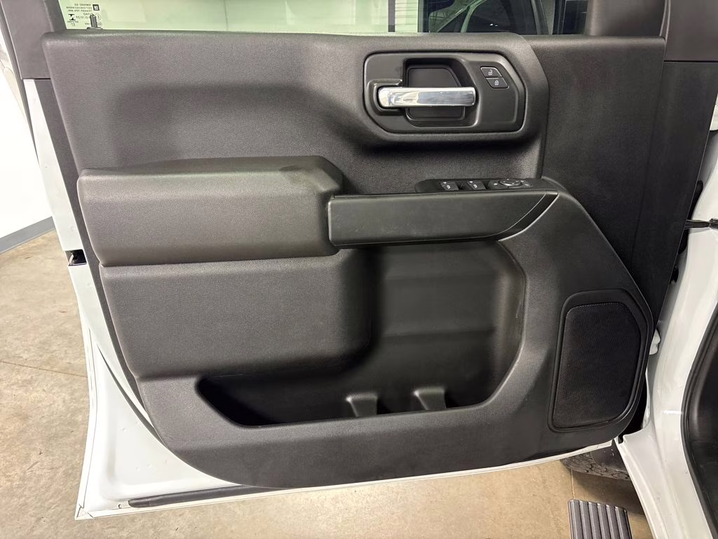 2022 Summit White Chevrolet Silverado 2500HD Custom 4X4 Truck