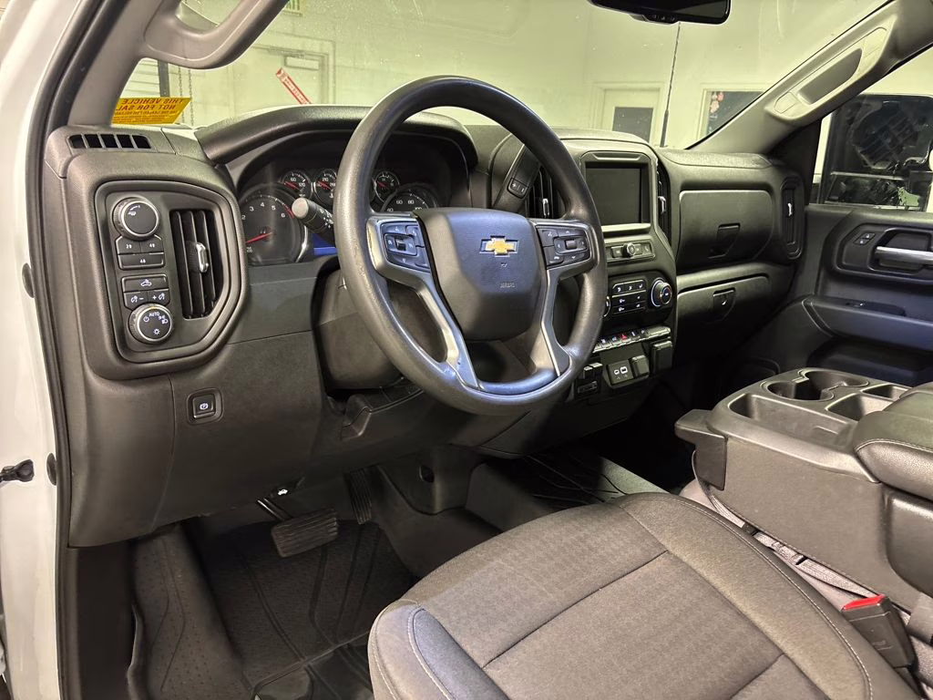 2022 Summit White Chevrolet Silverado 2500HD Custom 4X4 Truck