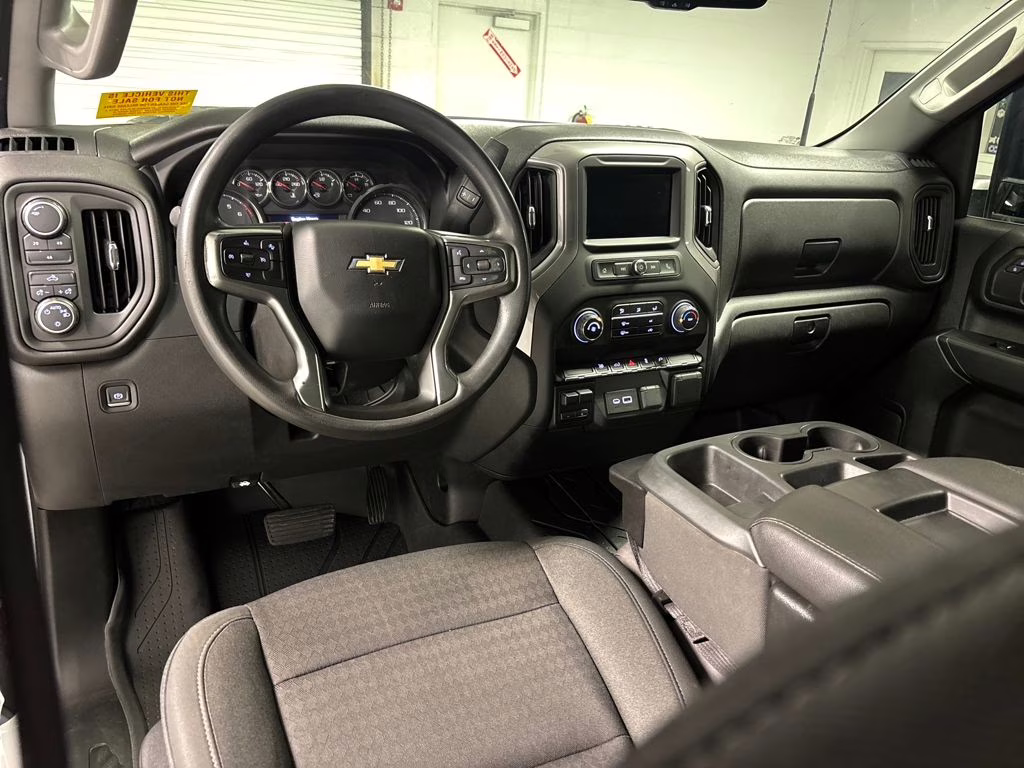 2022 Summit White Chevrolet Silverado 2500HD Custom 4X4 Truck