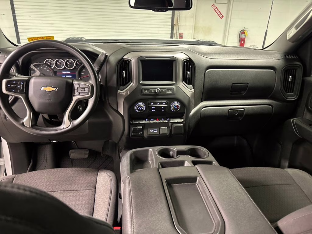 2022 Summit White Chevrolet Silverado 2500HD Custom 4X4 Truck