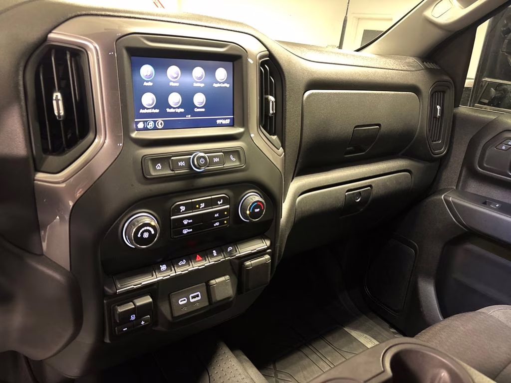 2022 Summit White Chevrolet Silverado 2500HD Custom 4X4 Truck