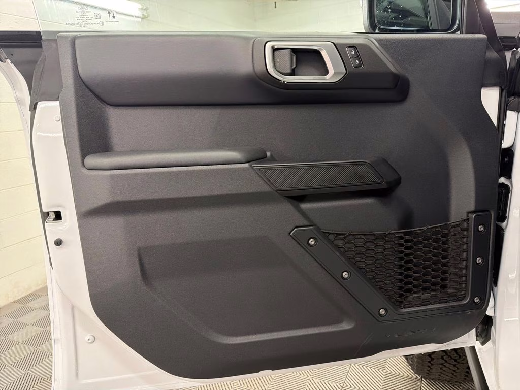 2025 OXFORD WHITE Ford Bronco Badlands 4X4 SUV