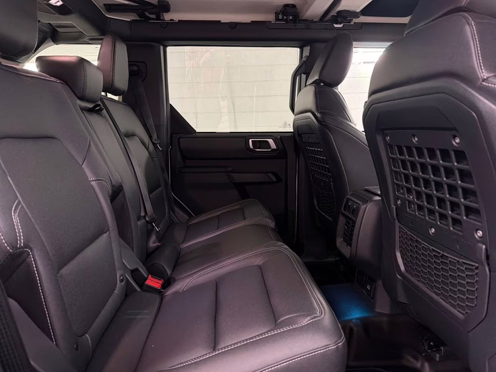 2025 OXFORD WHITE Ford Bronco Badlands 4X4 SUV