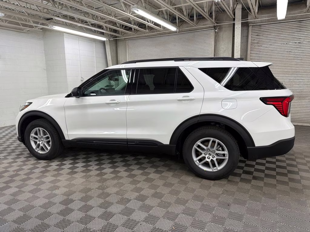 2026 STAR WHITE TRI-COAT Ford Explorer Active RWD SUV