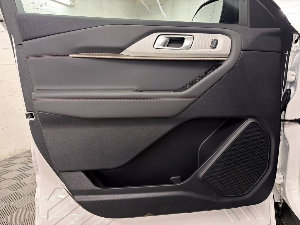 2026 STAR WHITE TRI-COAT Ford Explorer Active RWD SUV