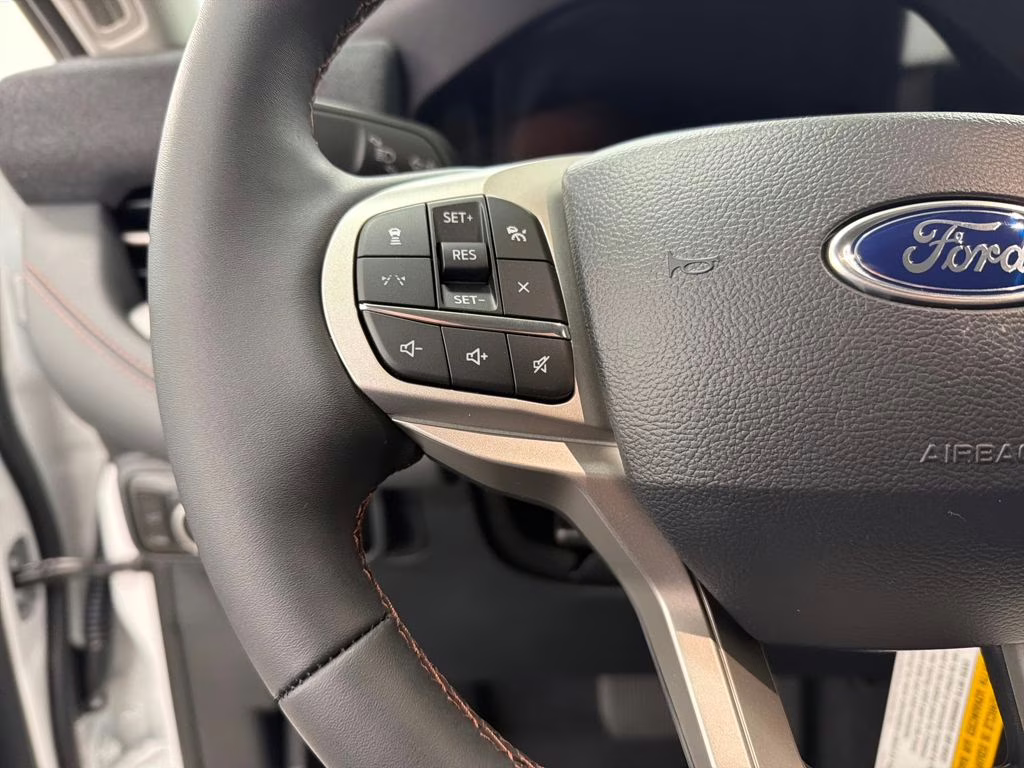 2026 STAR WHITE TRI-COAT Ford Explorer Active RWD SUV