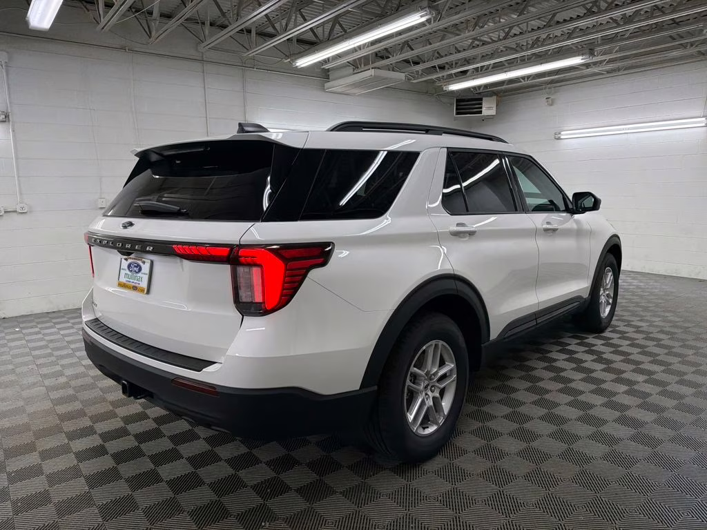 2026 STAR WHITE TRI-COAT Ford Explorer Active RWD SUV