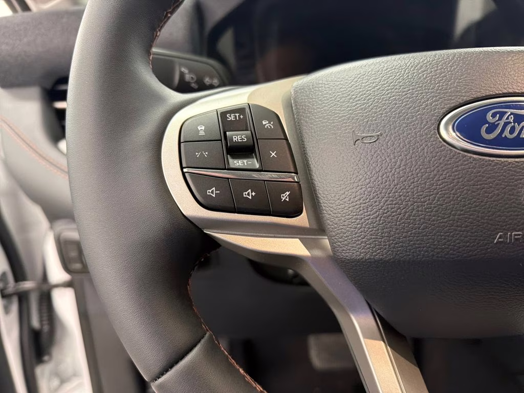 2026 STAR WHITE TRI-COAT Ford Explorer Active RWD SUV