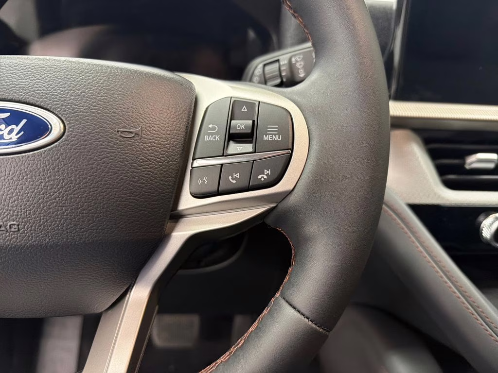 2026 STAR WHITE TRI-COAT Ford Explorer Active RWD SUV