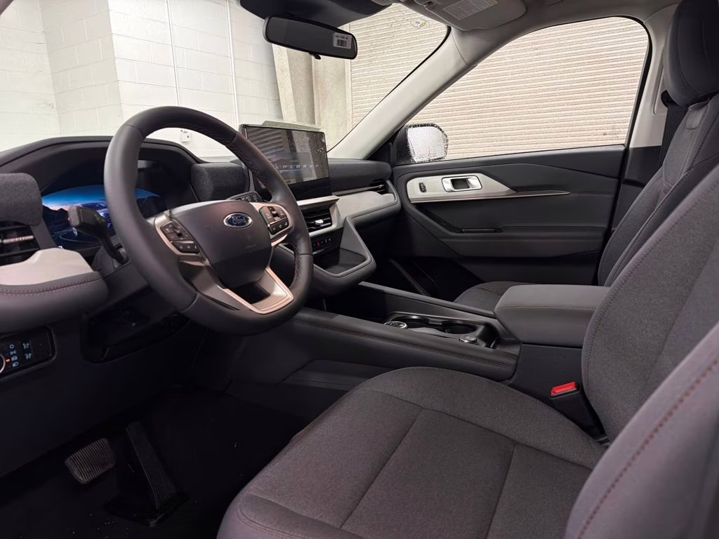 2026 STAR WHITE TRI-COAT Ford Explorer Active RWD SUV