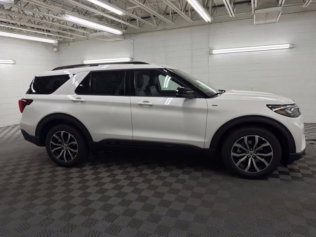 2026 STAR WHITE TRI-COAT Ford Explorer ST-Line RWD SUV
