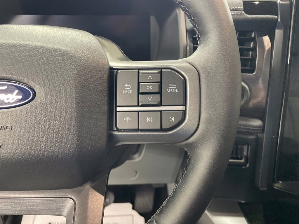 2025 ICONIC SILVER Ford F-150 Lightning Flash AWD Truck