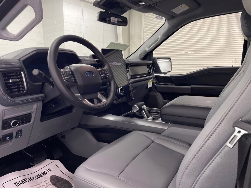 2025 ICONIC SILVER Ford F-150 Lightning Flash AWD Truck