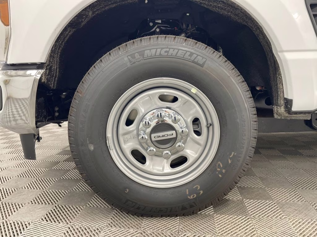 2026 OXFORD WHITE Ford Super Duty F-250 SRW XL RWD Truck