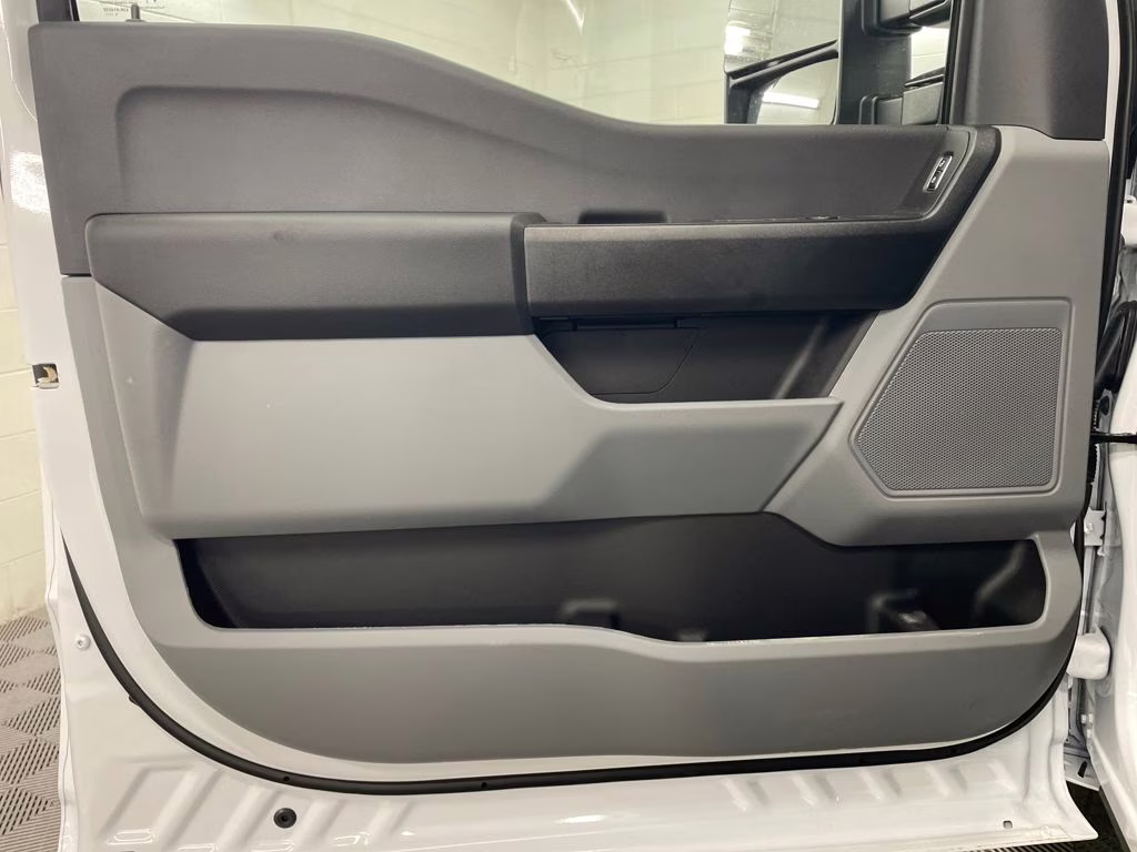 2026 OXFORD WHITE Ford Super Duty F-250 SRW XL RWD Truck