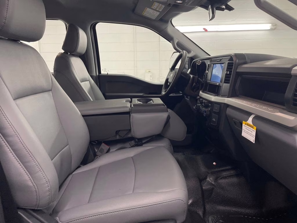 2026 OXFORD WHITE Ford Super Duty F-250 SRW XL RWD Truck