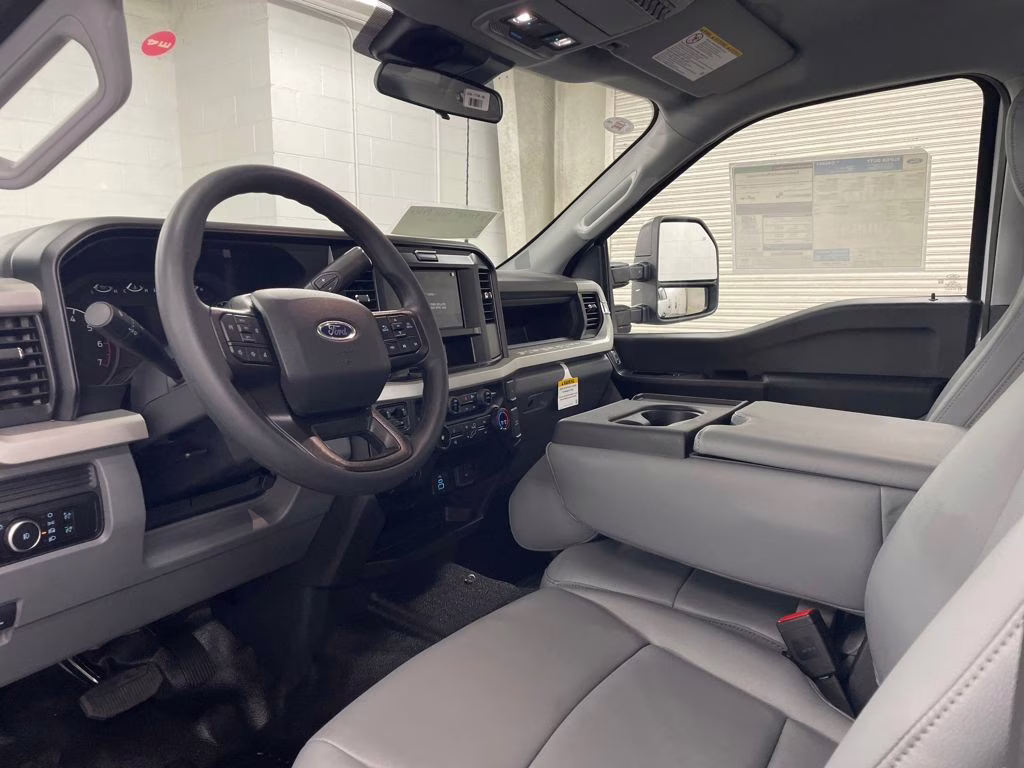 2026 OXFORD WHITE Ford Super Duty F-250 SRW XL RWD Truck