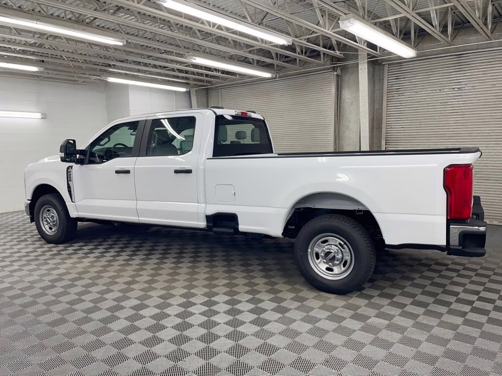 2026 OXFORD WHITE Ford Super Duty F-250 SRW XL RWD Truck