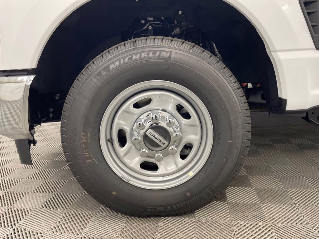 2026 OXFORD WHITE Ford Super Duty F-250 SRW XL RWD Truck