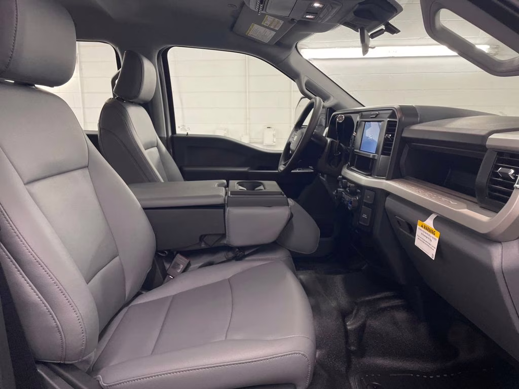 2026 OXFORD WHITE Ford Super Duty F-250 SRW XL RWD Truck