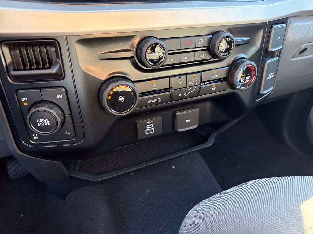 2026 AGATE BLACK Ford Super Duty F-250 SRW STX 4X4 Truck