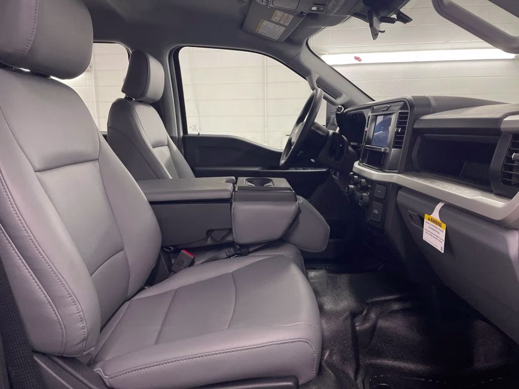2026 Oxford White Ford Super Duty F-250 SRW XL 4X4 Truck