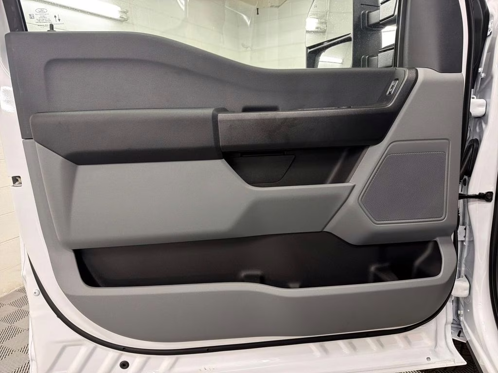 2026 Oxford White Ford Super Duty F-250 SRW XL 4X4 Truck