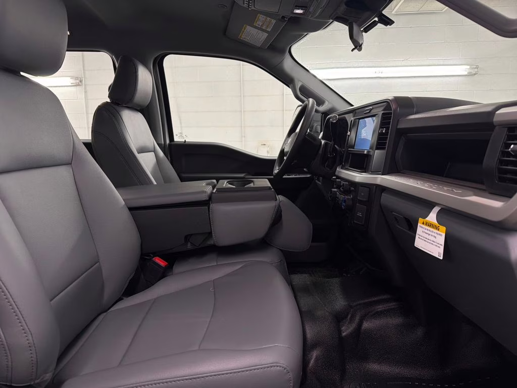 2026 Oxford White Ford Super Duty F-250 SRW XL 4X4 Truck