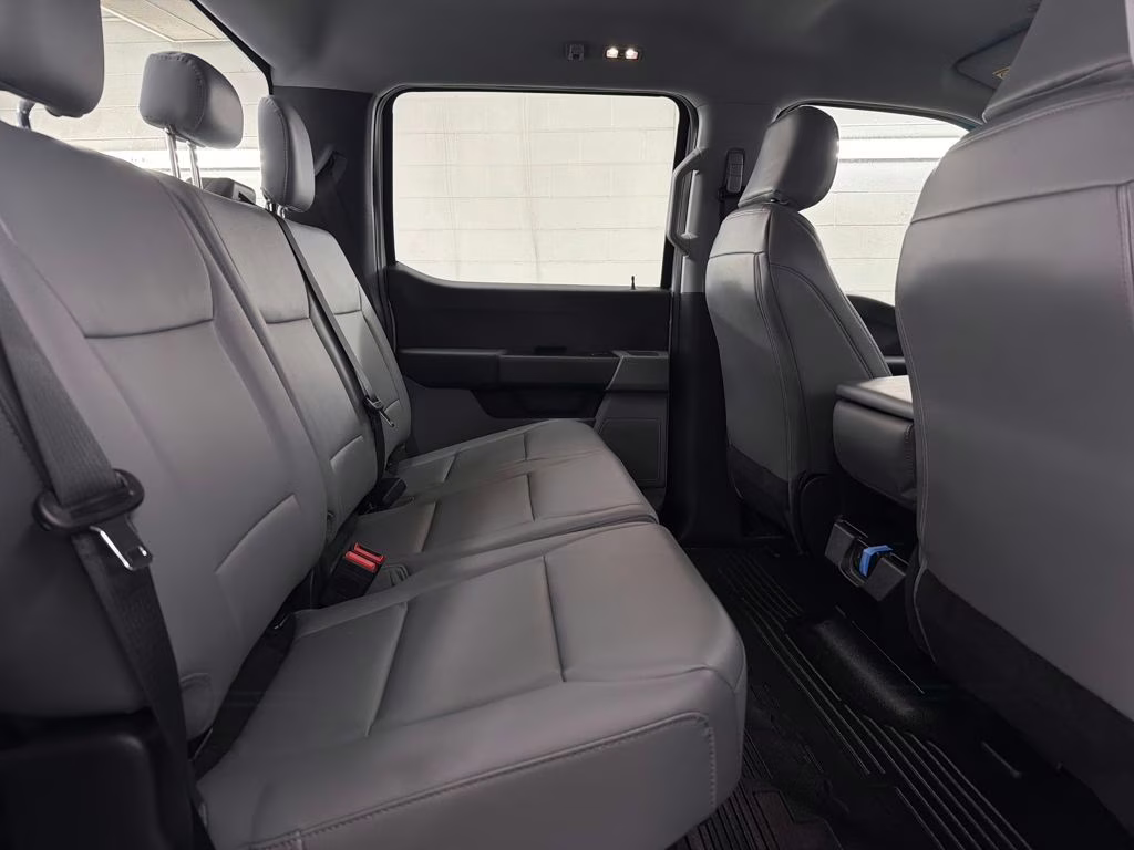 2026 Oxford White Ford Super Duty F-250 SRW XL 4X4 Truck