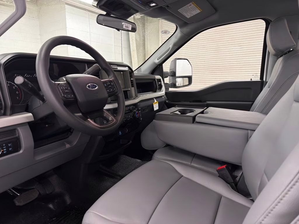 2026 Oxford White Ford Super Duty F-250 SRW XL 4X4 Truck